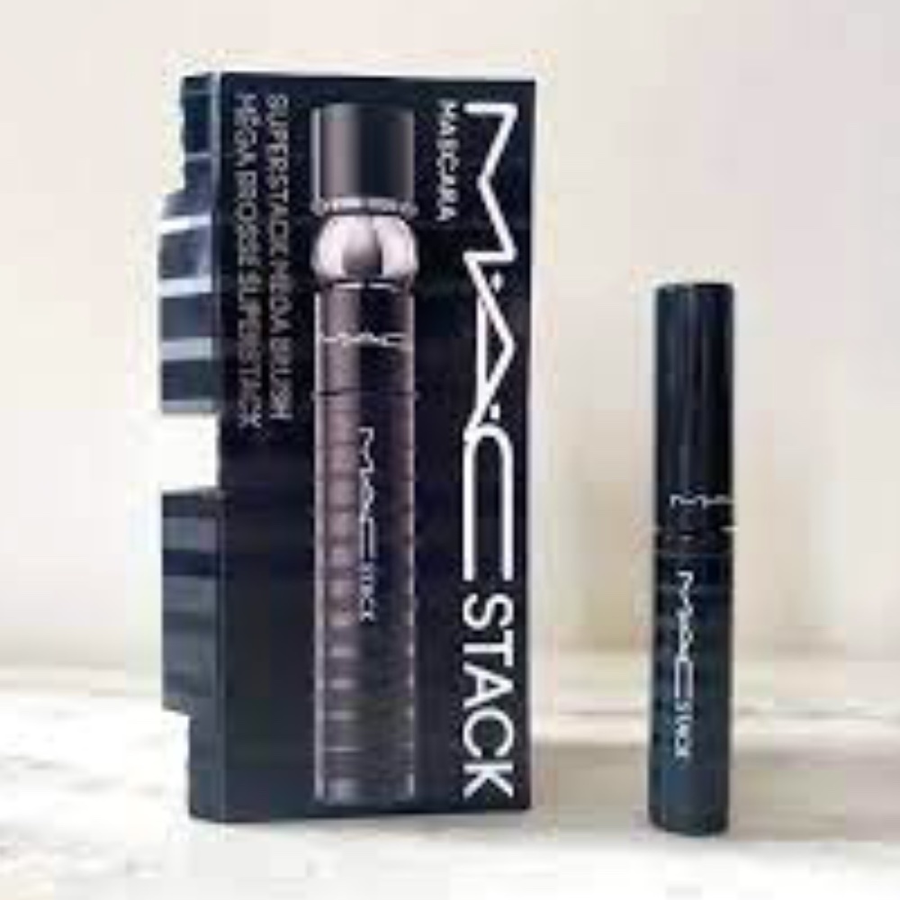 **5/$25** BEAUTY – M·A·C STACK MASCARA Superstack Mega Brush